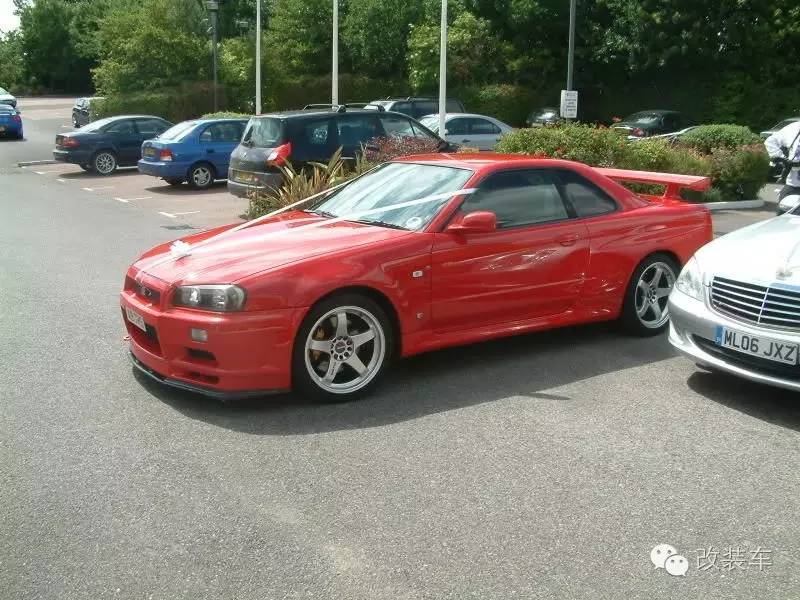 史上最有情怀的婚车队 放眼望去全是战神