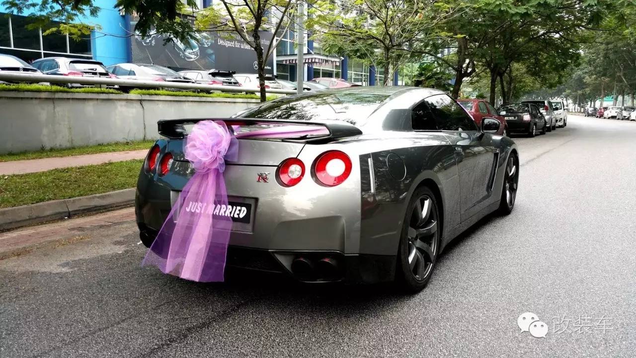 史上最有情怀的婚车队 放眼望去全是战神