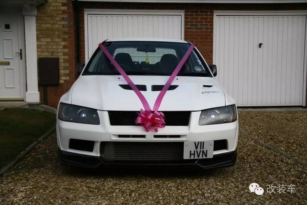 史上最有情怀的婚车队 放眼望去全是战神