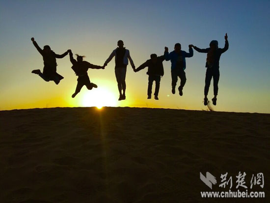 一边玩一边学 旅游专业大学生野外实习羡煞众