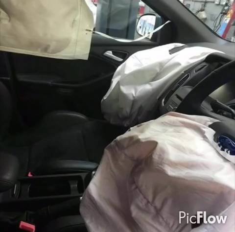 福克斯RS和宝马M2均已完成全球首撞!