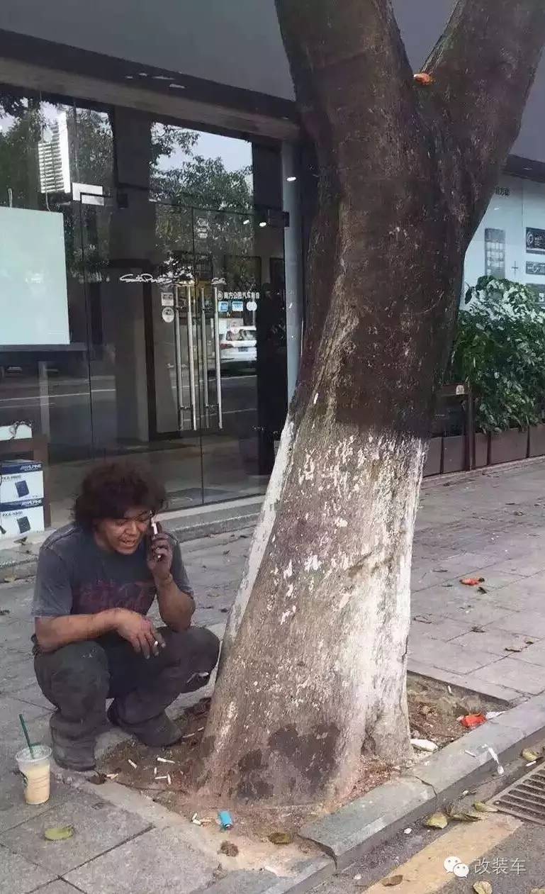 这位大师又来中国了,不认识的还以为...