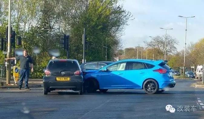 福克斯RS和宝马M2均已完成全球首撞!