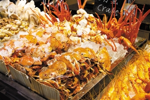 深圳瑞吉酒店推出 周末海鲜汇自助餐