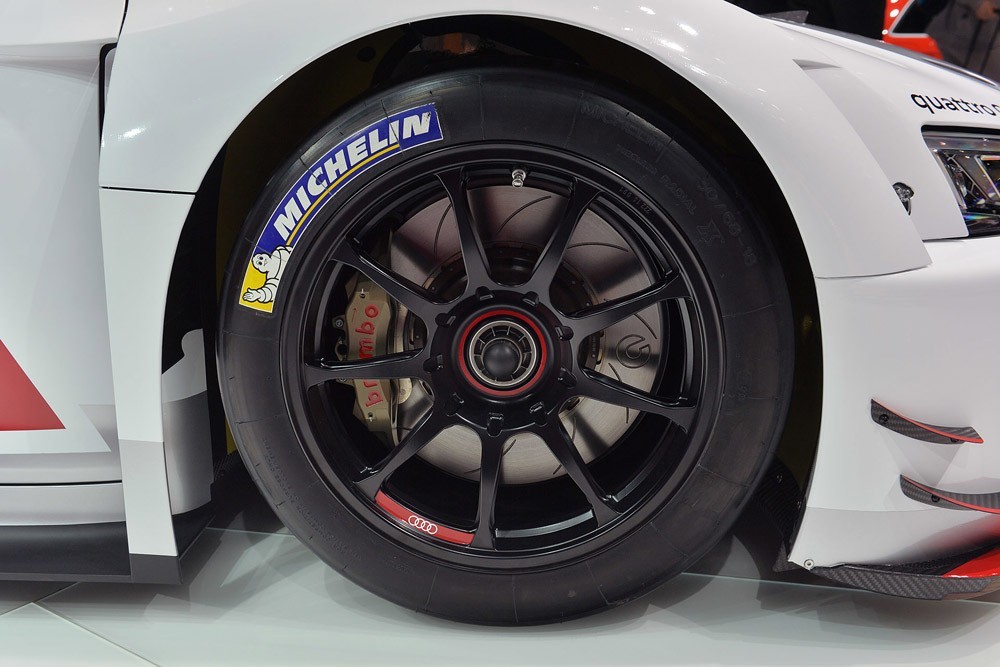 黑科技 | 揭秘赛车奥迪R8 LMS