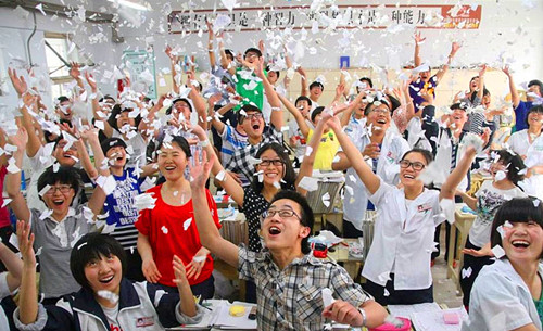 面临高考，撕书有理但决不意味撕书万岁_新浪新闻