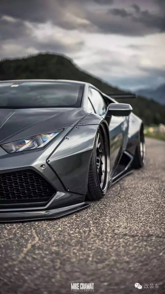 硬盘里的玩车女神,看到她的座驾我硬了!