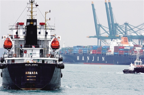 新加坡近海油轮云集 套利收窄致贸易商急出货