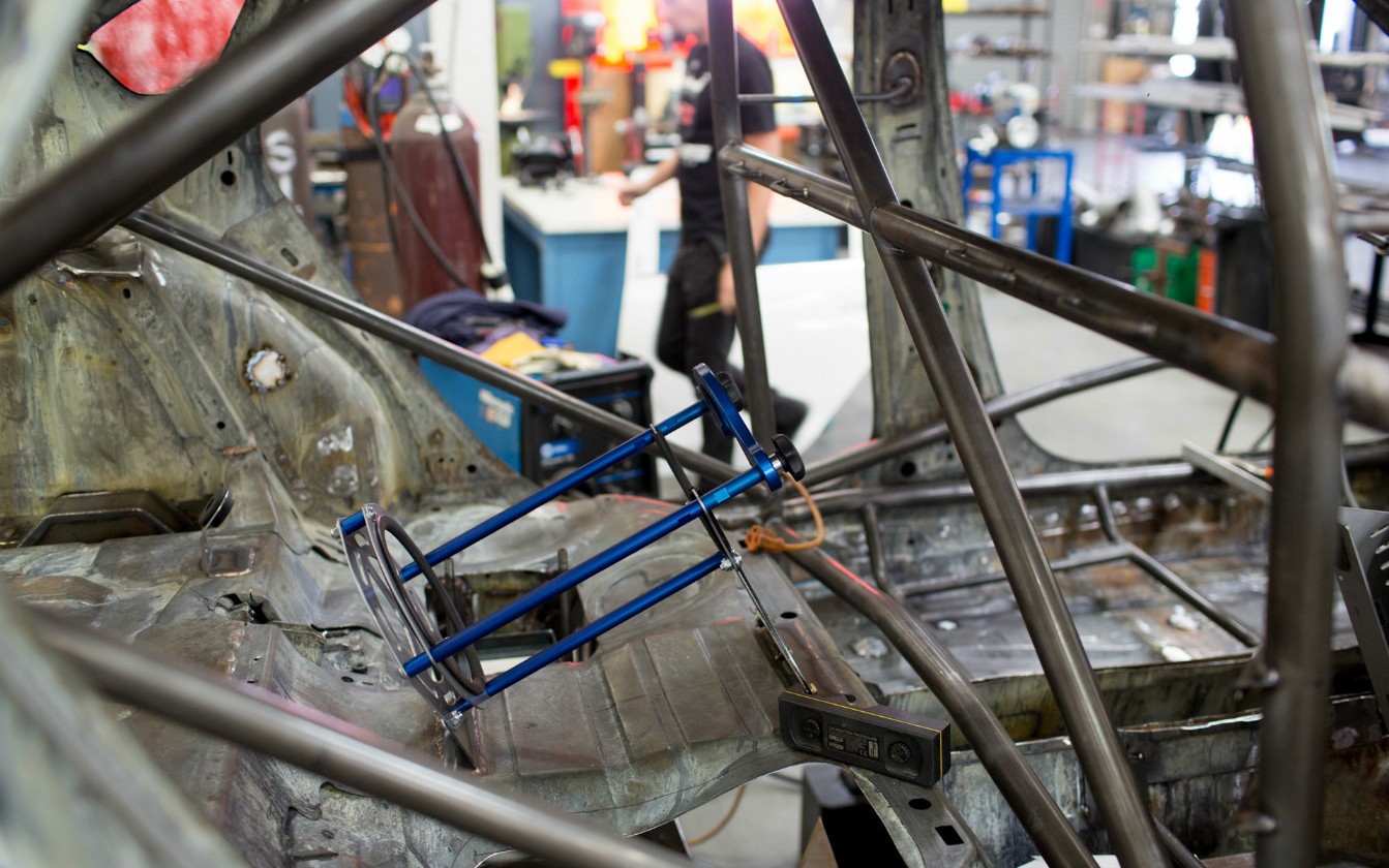 疯了 帕萨特换V8引擎 改后轮驱动