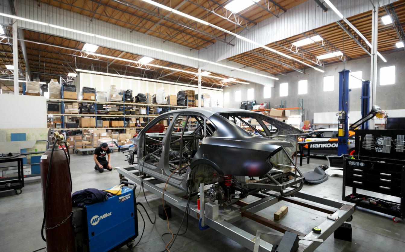 疯了 帕萨特换V8引擎 改后轮驱动