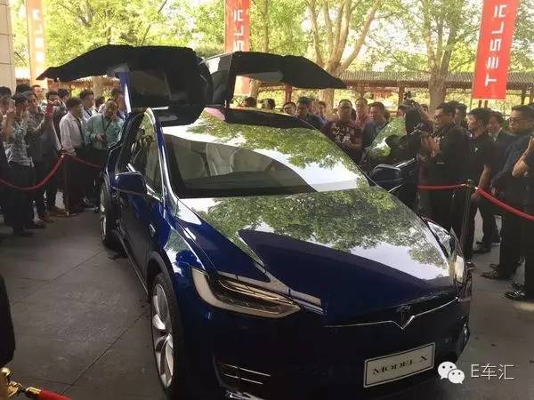 然并卵的礼物|一起看特斯拉Model X装逼