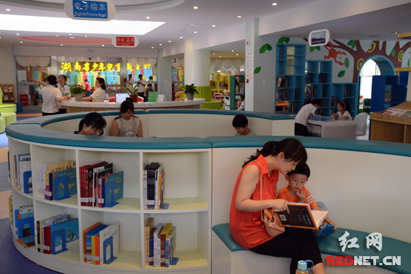 湖南省少年儿童图书馆绘本馆对外开放 绘本藏书量居全省之最_新浪新闻