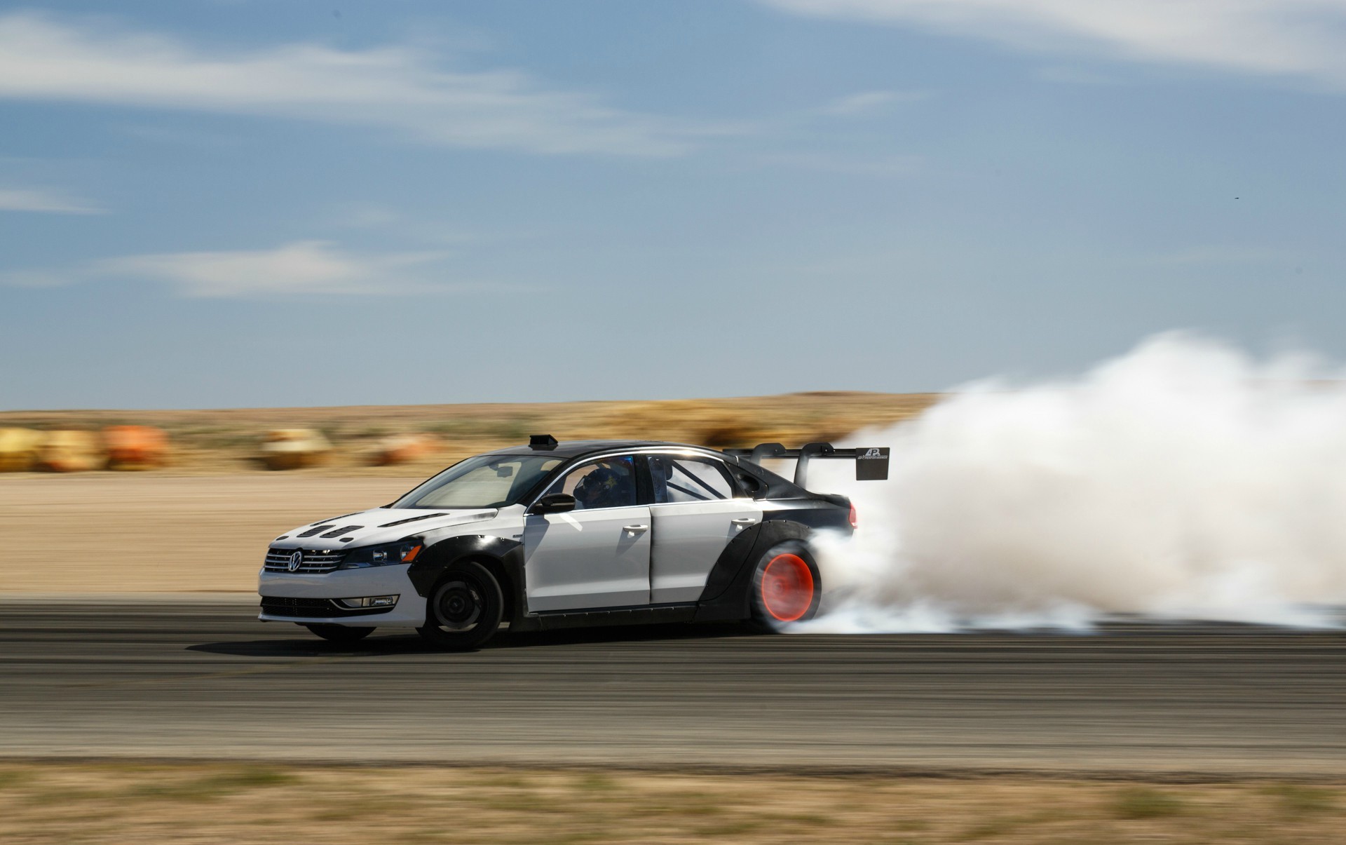 疯了 帕萨特换V8引擎 改后轮驱动