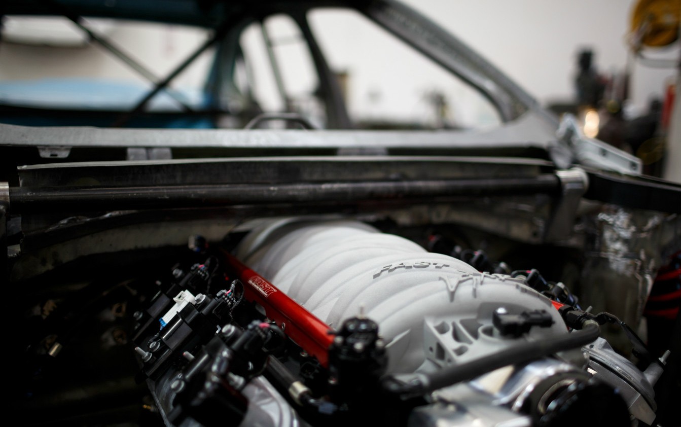 疯了 帕萨特换V8引擎 改后轮驱动