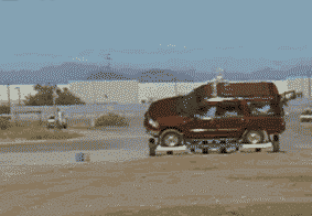 血的教训!女司机竟然把自己轧死了......