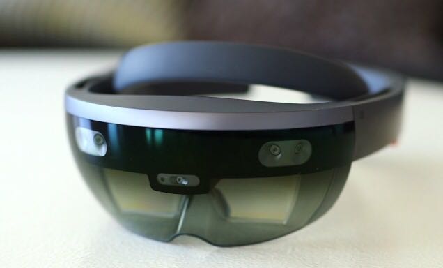 虚拟现实被玩坏了 但微软的混合现实又登场|