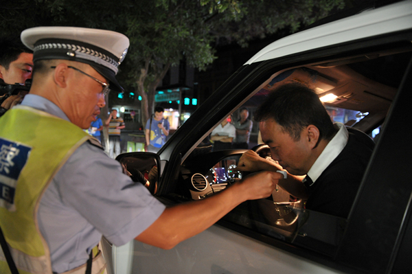 上海正试点快速检测 毒驾 工具 已在部分区县测