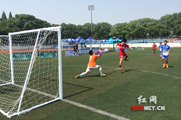 湖南大学生五人制足球赛开赛 外国留学生组队