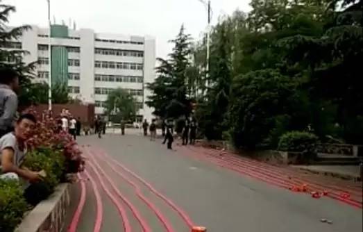 晋黑老大出狱20辆路虎30辆奔驰 四天后被抓