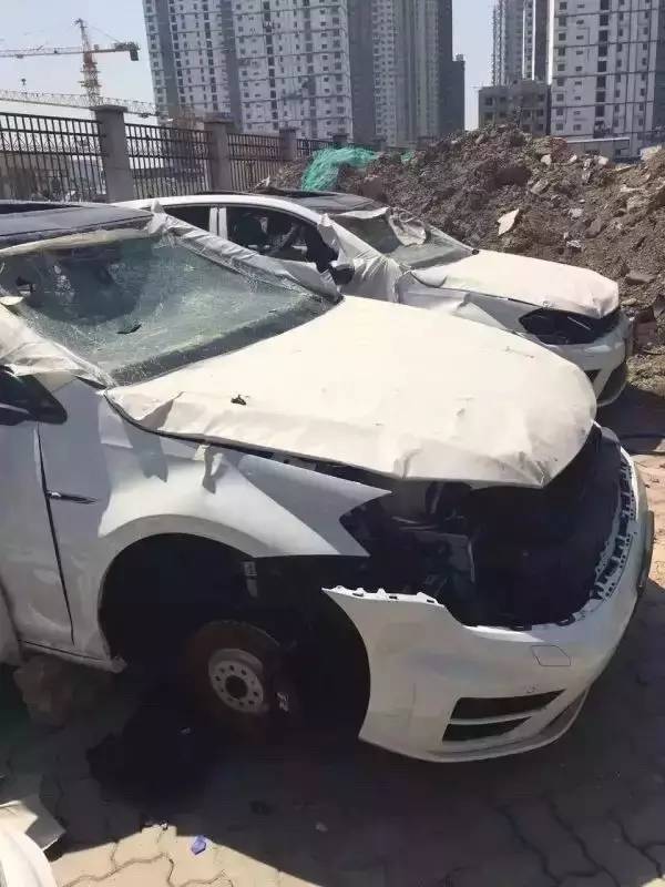 如果你不爱那台高尔夫R,那么请你放开它!