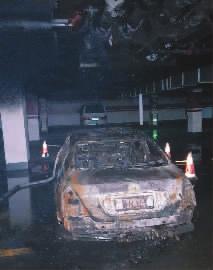 吉林市一小区地下车库内私家车自燃|车库|小区