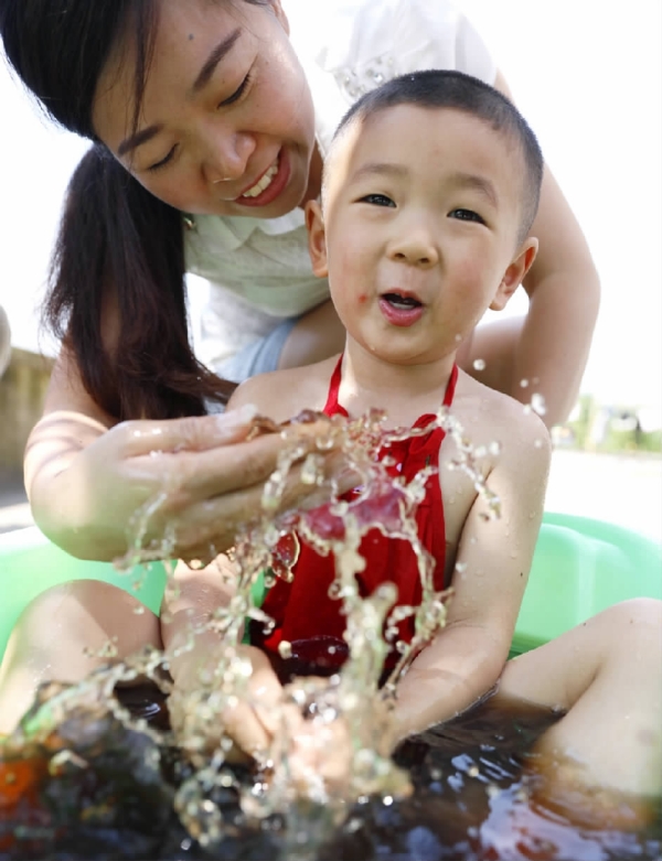 艾叶水洗澡 开心迎端午