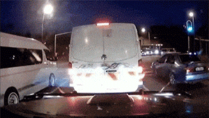 25张图告诉你:为什么千万不要靠近大货车