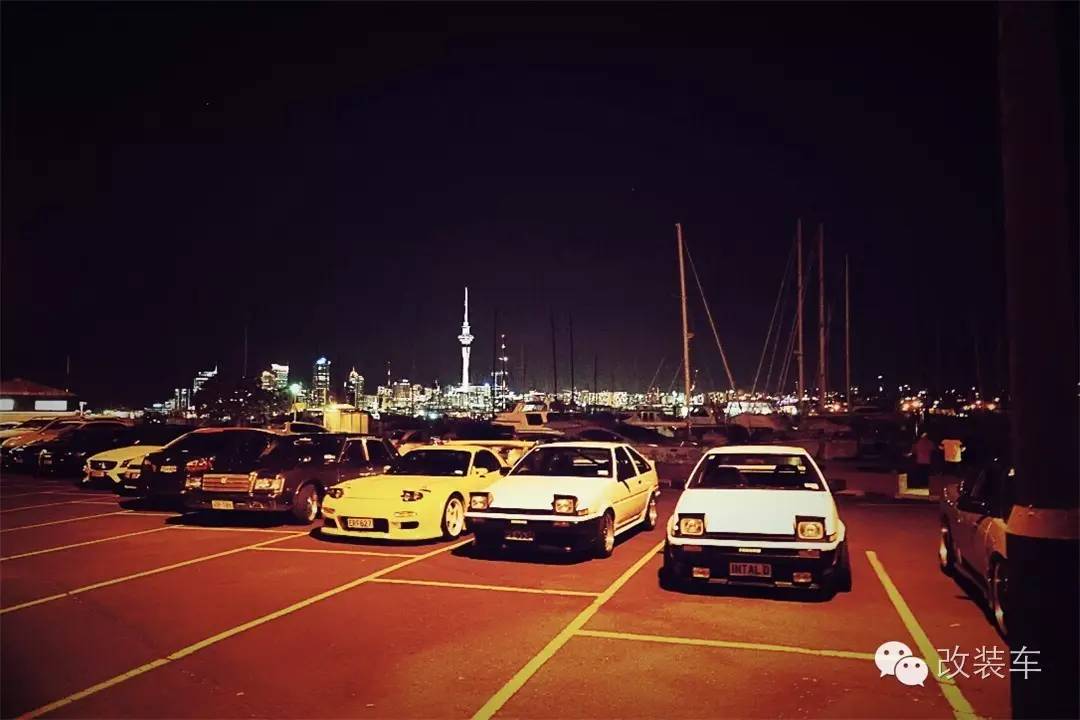 经典性能车悉数到场 新西兰头文字D聚会-新浪汽车