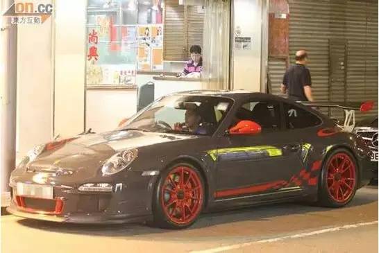 郭天王提4000万法拉利 网友点评亮了