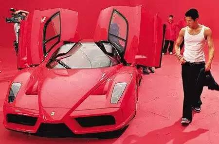 郭天王提4000万法拉利 网友点评亮了