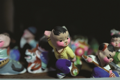 天津有个"泥人张" 南京有个"泥人黄"