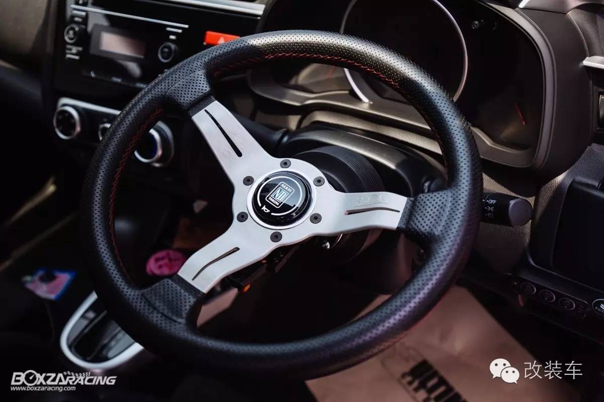 开飞度要有风骚的心 粉色GK5改装案例