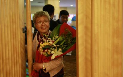 奶奶上海影节追明星 时尚执着超过广场舞大妈