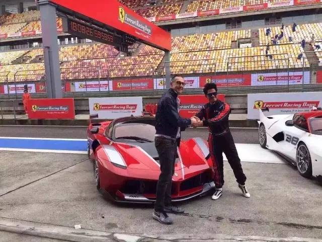 郭天王提4000万法拉利 网友点评亮了