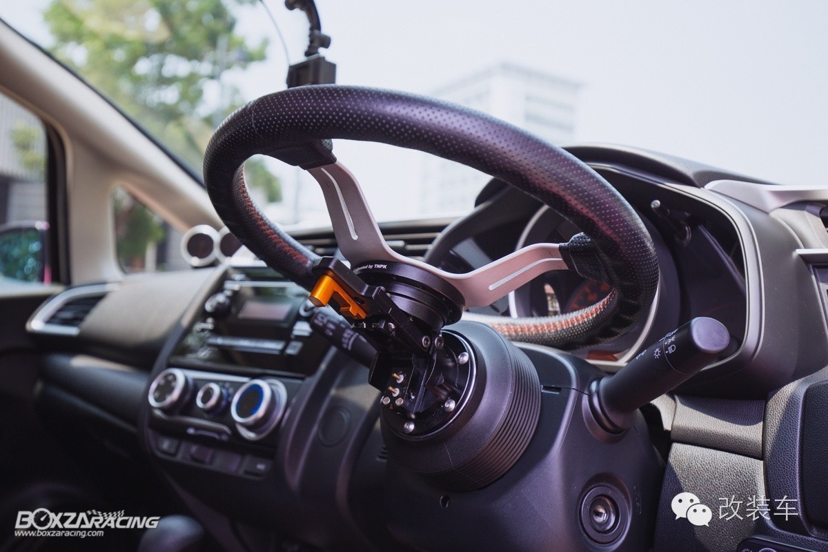 开飞度要有风骚的心 粉色GK5改装案例