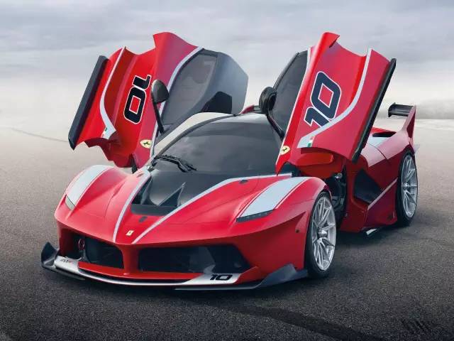 郭天王提4000万法拉利 网友点评亮了