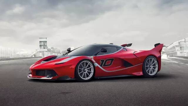 郭天王提4000万法拉利 网友点评亮了