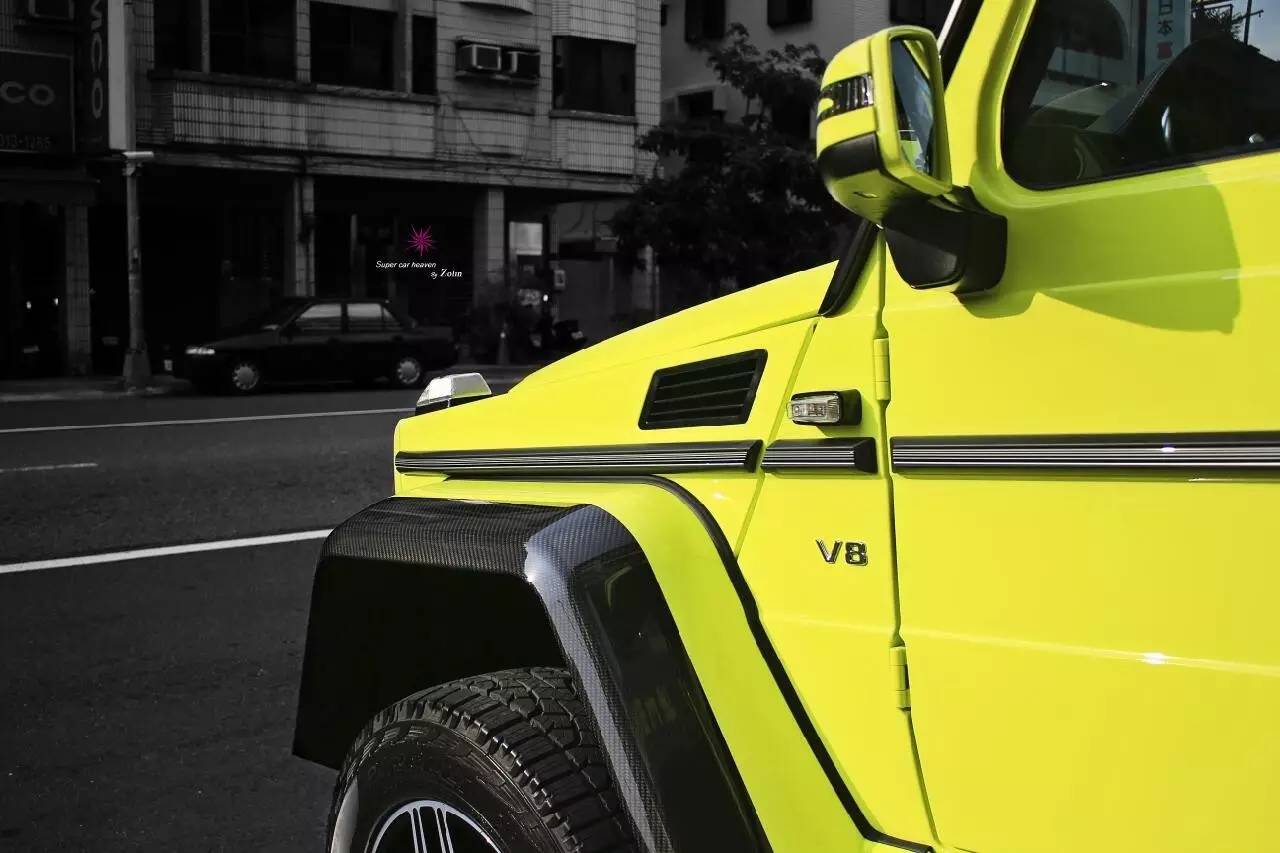 霸气侧漏!街头实拍台湾首辆奔驰G500越野猛兽