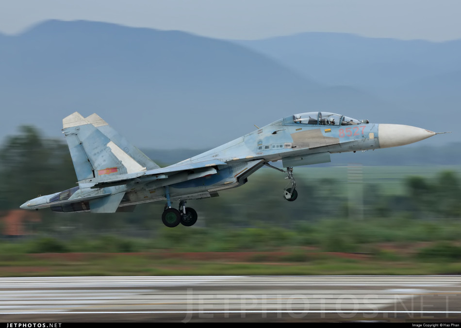  越南 一架苏-30 战机 在南海上空 失踪  原因不明|越