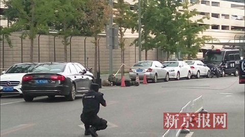 美国大使馆外发现可疑包裹 北京警方排除有爆炸物可能