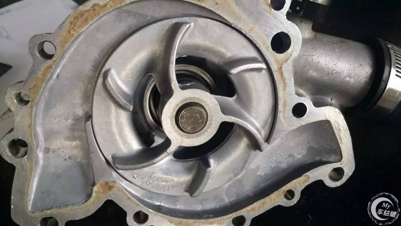 发动机喝不起高档的防冻液?大吃一惊!