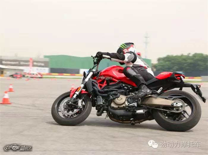 魔兽or怪兽 试驾杜卡迪Monster 821