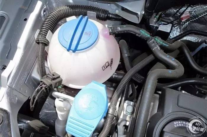 发动机喝不起高档的防冻液?大吃一惊!