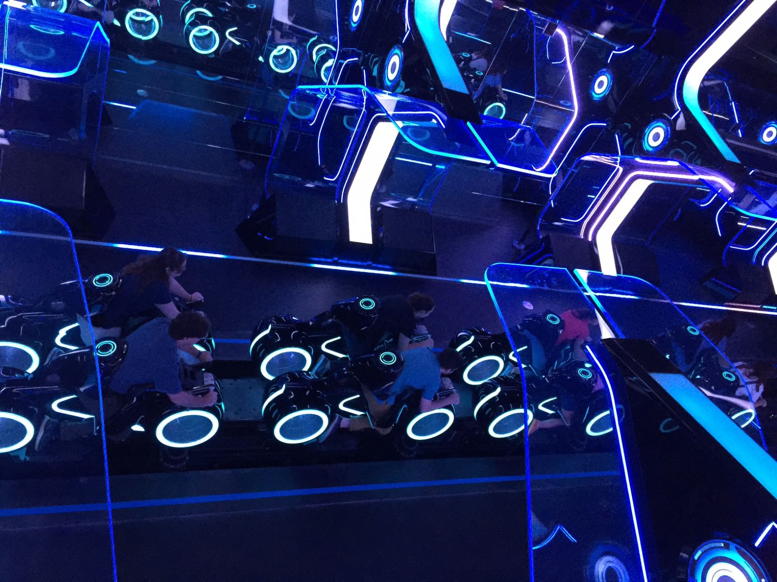 上海迪士尼催热旅游线路 周边酒店涨价二到三