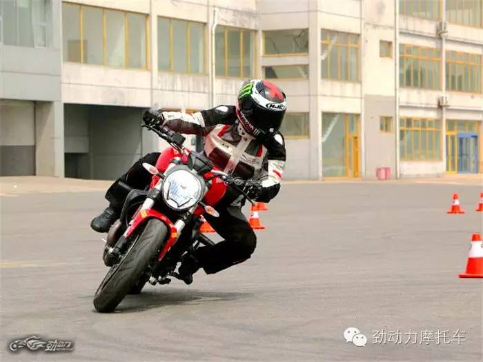 魔兽or怪兽 试驾杜卡迪Monster 821