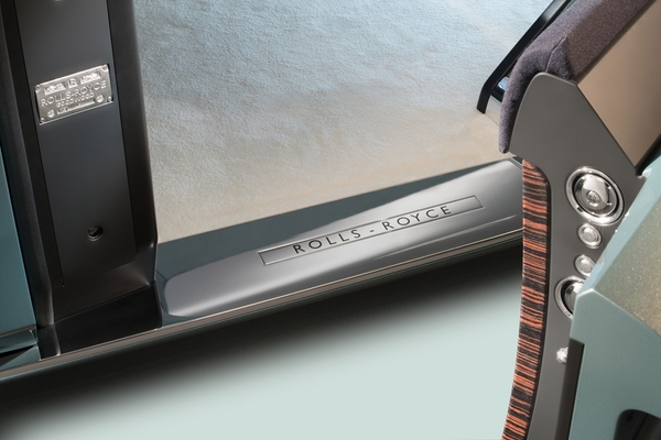 宝马发布的劳斯莱斯和MINI未来百年概念车