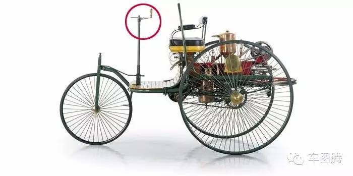 方向盘原本是直的,后来某天它被掰弯了...