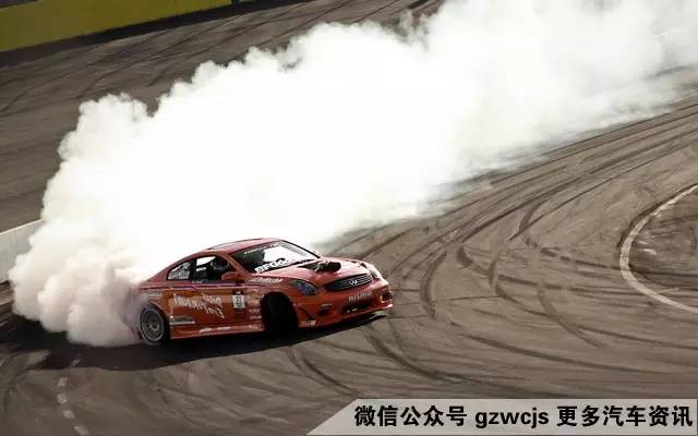 撩妹需适度 伤身又毁车