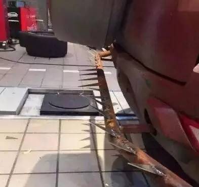 给跪了!这就是“碰瓷”终结者!