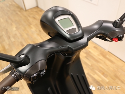 见过真正的高端货吗 极度奢华的Vespa946